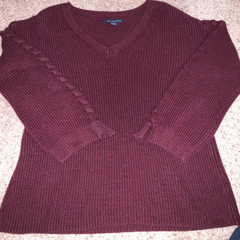 AE maroon sweater